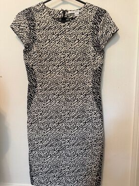 Diane von Furstenberg sheath dress Size 4